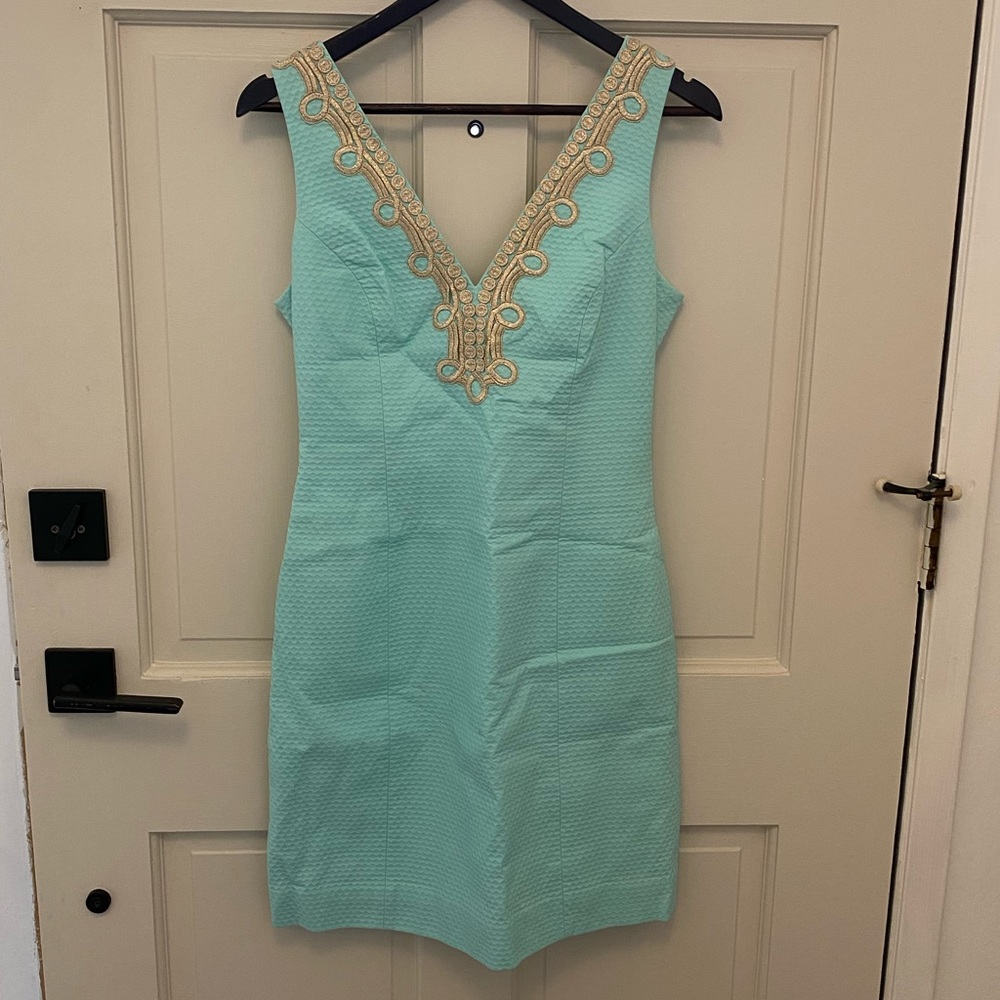 Lovely Lilly Pulitzer shift dress